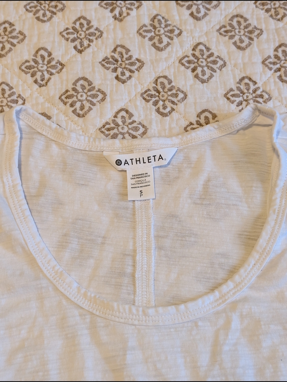 Athleta White Scoop Neck Tank Top